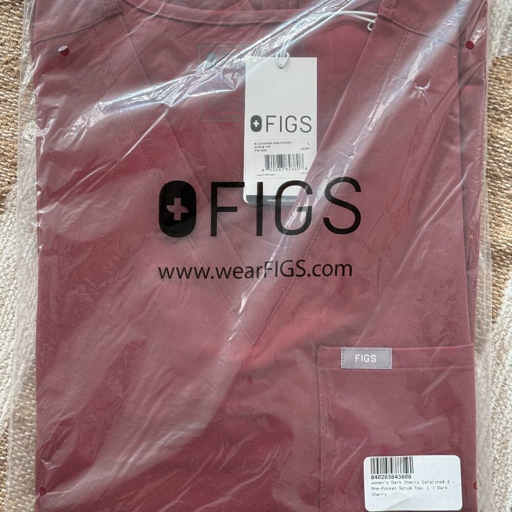 UNOPENED Figs LARGE Catarina scrub top in Dark Cherry
